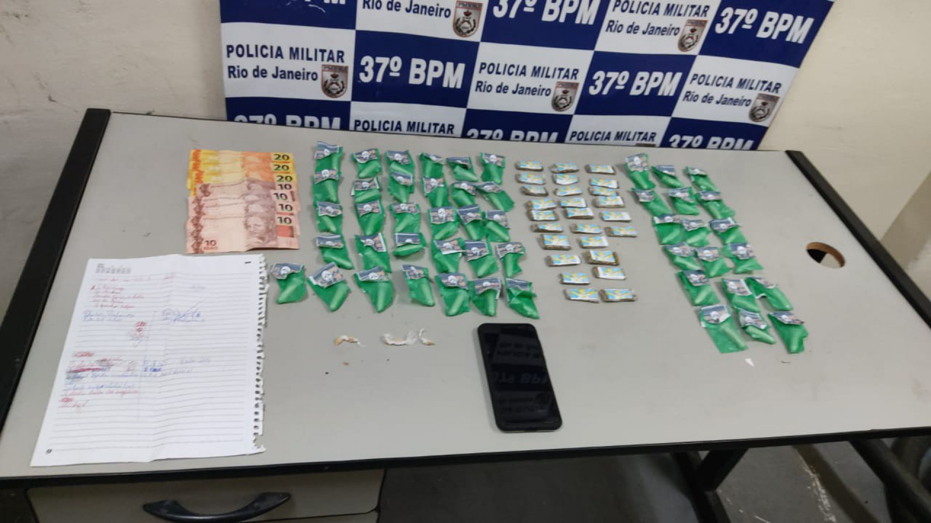 Adolescente é apreendido por tráfico de drogas em Resende