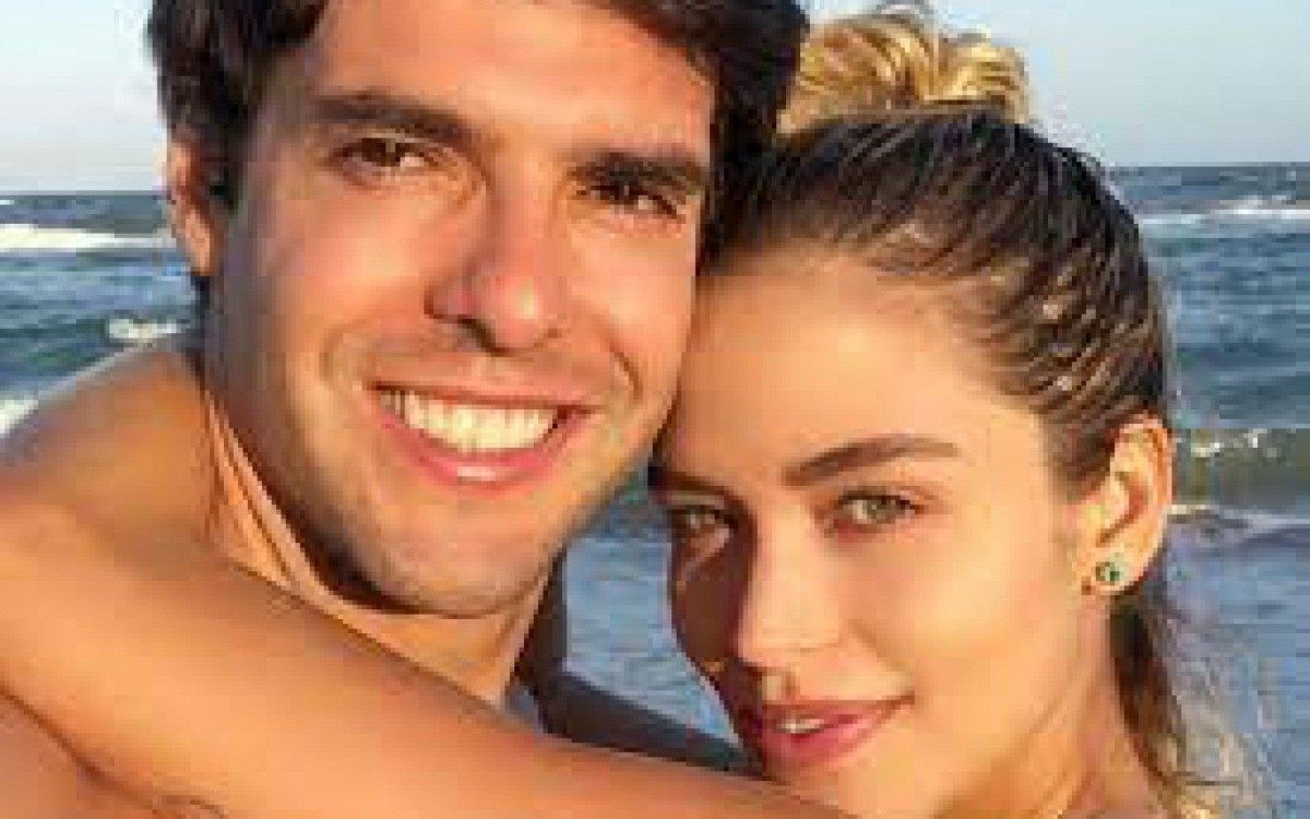 Modelo brinca sobre desejo de ter mais filho com o marido, Kaká