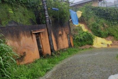 Equipes da Defesa Civil atuam com Assistência Social para atendimento a famílias em áreas de risco