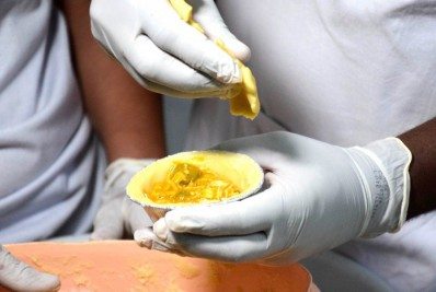 Moradores em situação de rua participam de projeto de culinária