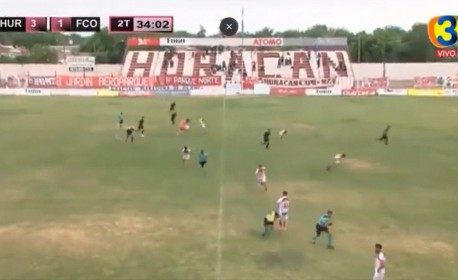 Vídeo! Partida de futebol é interrompida por tiroteio em Macaé, Esporte