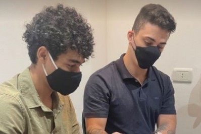 Ator global oficializa união com psicólogo: 'Um passo importante para nós e para o mundo'