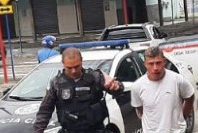 Polícia Militar prende homem por desacato 