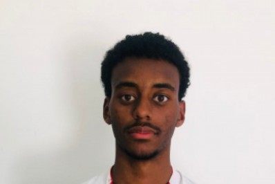 Jogador do Atlético-GO deixa UTI três semanas após ter parada cardíaca em treino