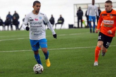 Ex-jogador do Botafogo comemora acesso inédito em clube do futebol europeu