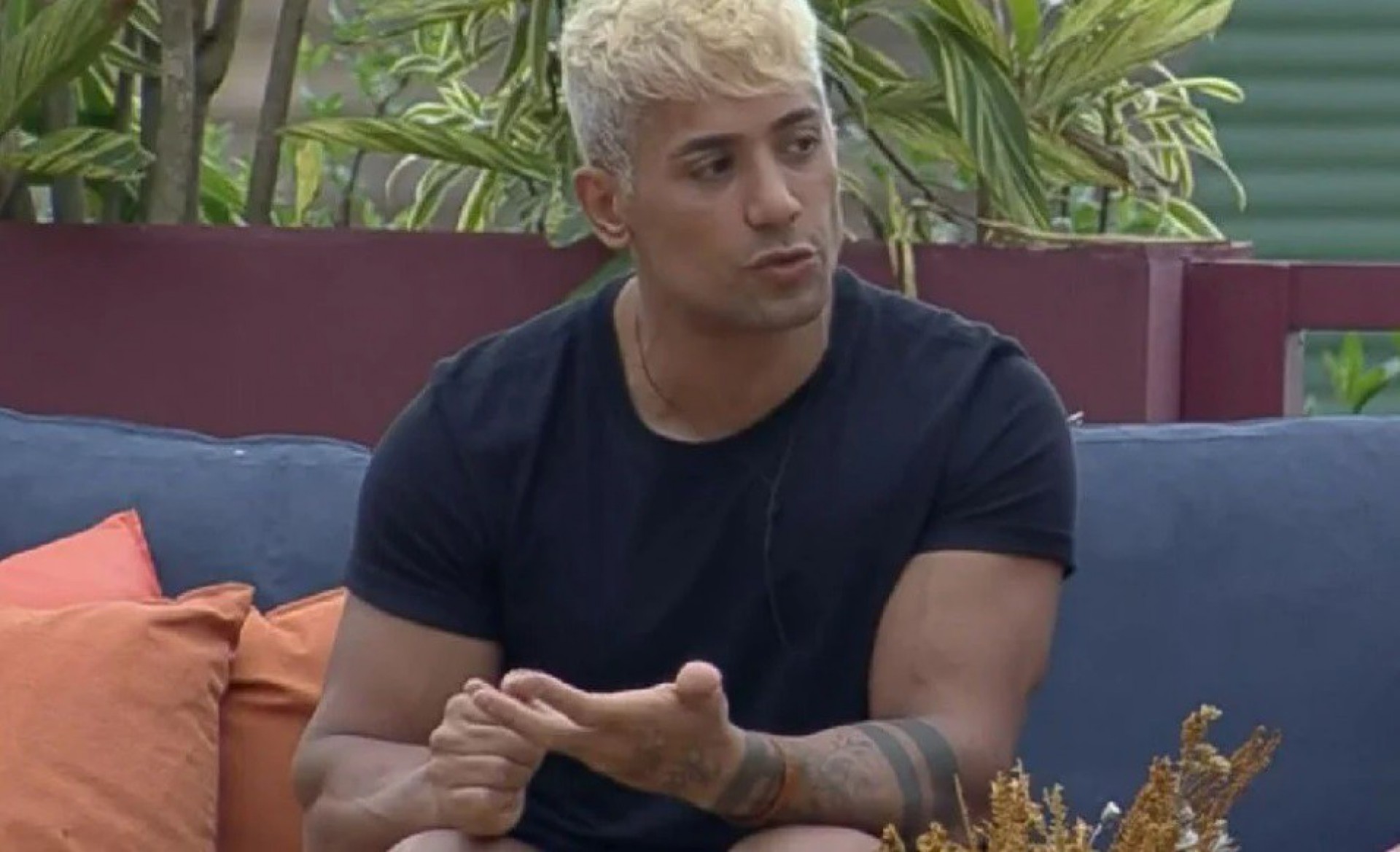 Tiago falou sobre briga com Tânia Mara antes de entrar no reality rural - Reprodução