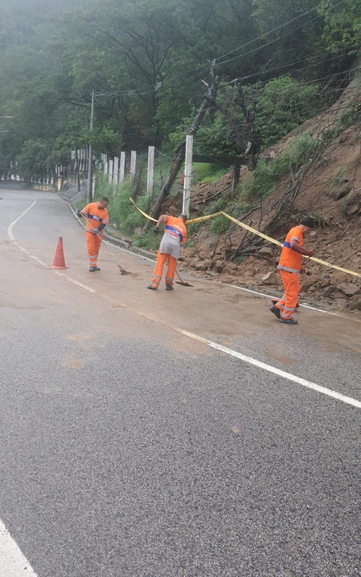 A estrada permanecer&aacute; fechada por motivos de seguran&ccedil;a
