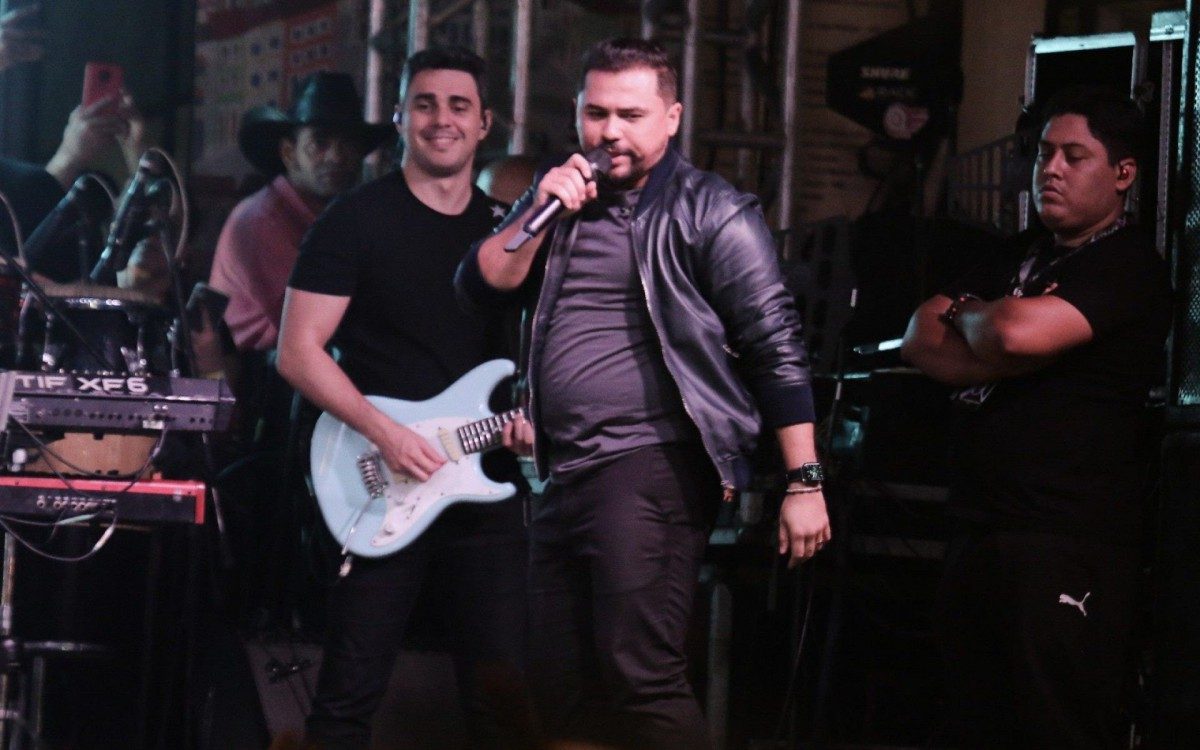 Xand Avi&atilde;o se apresenta na Feira de S&atilde;o Crist&oacute;v&atilde;o na madrugada de ter&ccedil;a-feira