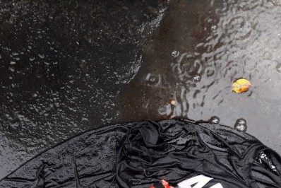 Polícia retira artefatos explosivos no meio de rua em Duque de Caxias