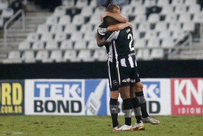 Ídolo do Botafogo, Sandro elogia Joel Carli e revela consulta do Atlético-MG por Kanu