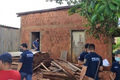 Homem mata esposa e filha afirmando ter recebido 'ordem divina' 