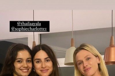 Grávida, Thaila Ayala é paparicada por Sophie Charlotte e Fiorella Mattheis