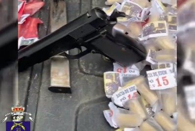 Seis criminosos são presos em flagrante colocando barricadas em comunidade de Meriti