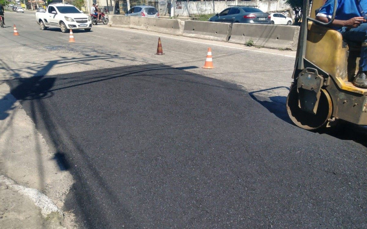 Avenida Presidente Kenedy est&aacute; passando por recupera&ccedil;&atilde;o asf&aacute;ltica