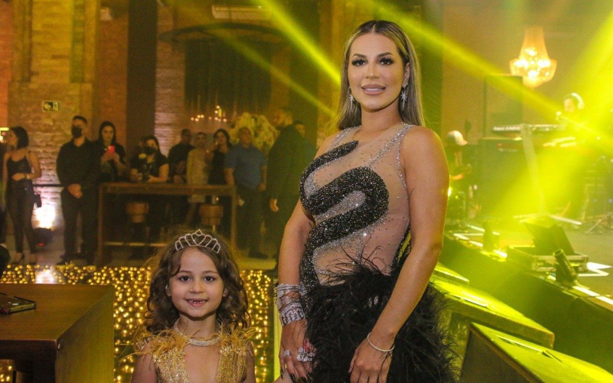 Deolane Bezerra e a filha, Valentina - Thiago Duran / Ag. News