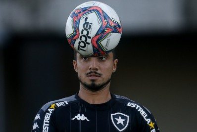 Jogador do Botafogo revela que abriu mão de receber salários em 2021