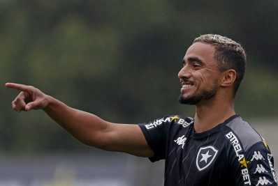 Rafael dá prazo positivo para voltar a jogar pelo Botafogo