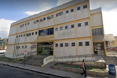 Polícia prende pai e filho suspeitos de homicídio e envolvimento com a milícia na Baixada