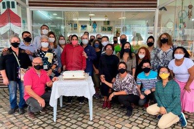 Proximidade da alta temporada anima artesãos