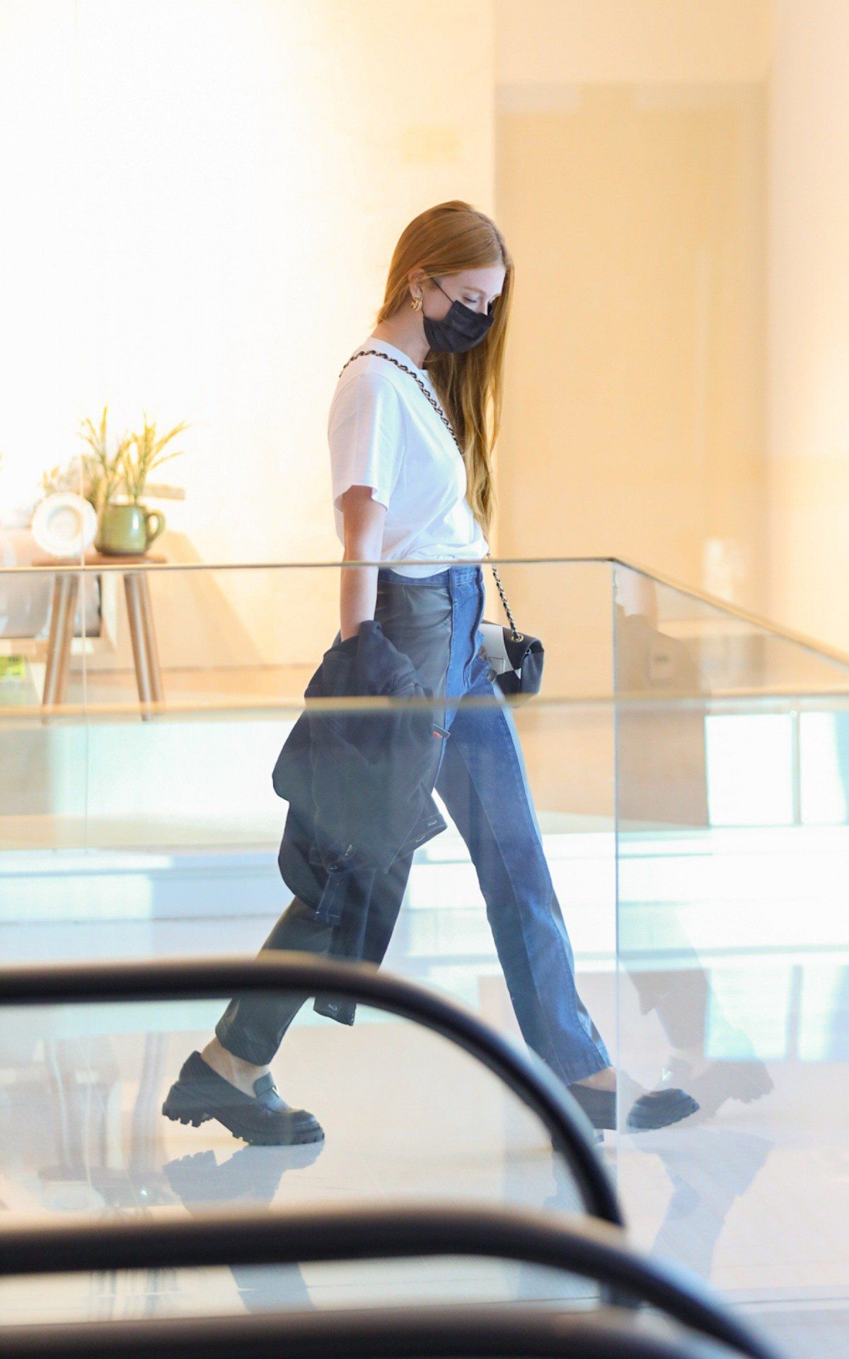 Marina Ruy Barbosa passeia no shopping em que vai inaugurar a primeira loja f&Atilde;&shy;sica de sua marca, Ginger