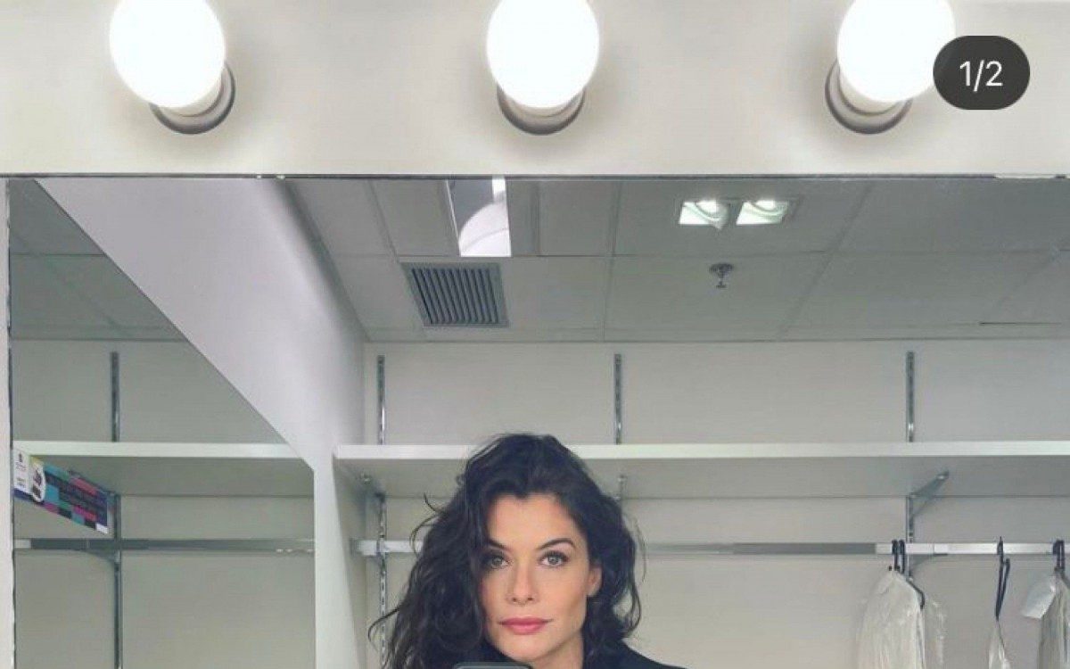 Alinne Moraes nos bastidores de 'Um Lugar ao Sol'