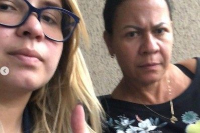Mãe de Marília Mendonça é consolada por fãs da cantora através das redes sociais