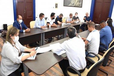 Prefeitura e motoristas de aplicativos discutem  novo decreto