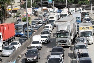 Ocorrência policial interdita a Ponte Rio-Niterói e tempo de travessia ultrapassa uma hora