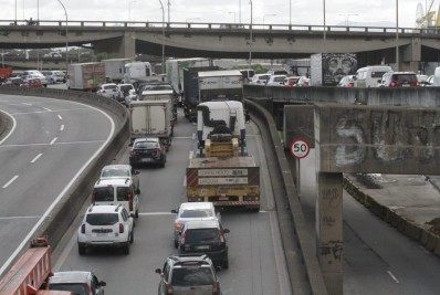 Fluxo de veículos em estradas brasileiras com pedágio cresceu 0,4% em outubro