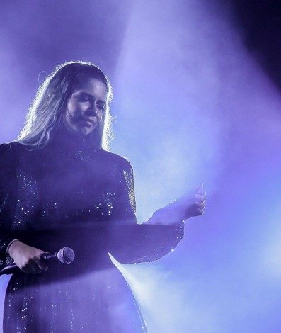 FOTO DE ARQUIVO - - São José dos Campos, BRASIL  -  *EXCLUSIVO*  - Após dois anos sem subir aos palcos Marilia Mendonça se apresentou ontem 25/09 em São José dos Campos SP. Realizado o primeiro show com a presença do público seguindo todos os protocolos de segurança e apresentação da carteirinha de vacinação. De surpresa Maiara e Maraisa subiram ao palco para cantar seu ultimo lançamento juntas.

Pictured: Marília Mendonça

AgNews 25 SETEMBRO 2021 

BYLINE MUST READ: WILL DIAS / AgNews

Xico Silva
telefone: (21) 98240-2501
email: agnews.fotografia@gmail.com
      Caption - WILL DIAS / AgNews