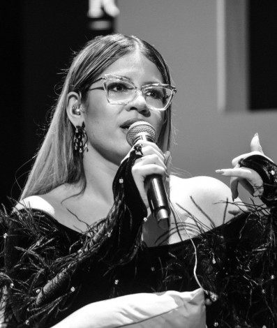 Mar&iacute;lia Mendon&ccedil;a morreu aos 26 anos na tarde desta sexta-feira, (5), antes de chegar na cidade que faria um show - Leo Franco / AgNews