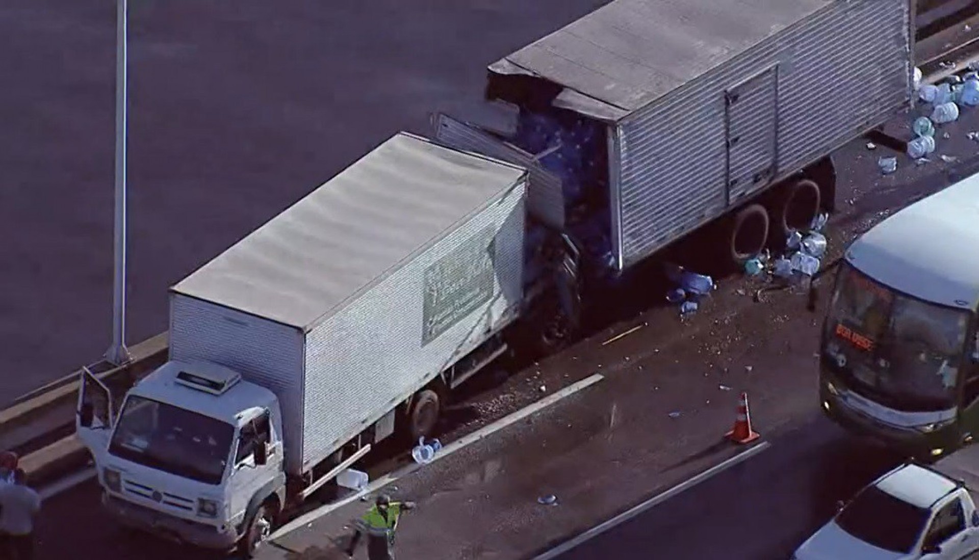 Acidente na Ponte Rio-Niterói - REPRODUÇÃO/TV GLOBO