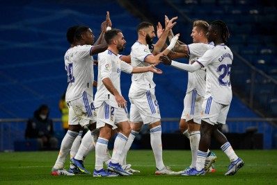 Kroos e Benzema marcam, Real Madrid vence Rayo Vallecano e vira líder do Espanhol