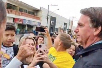 Em viagem ao Paraná, Bolsonaro volta a ironizar CPI e chama Aziz de 'cara de capivara'