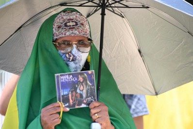Fãs chegam à ginásio para velório de Marília Mendonça em Goiânia; saiba detalhes da homenagem!