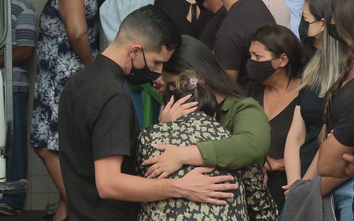 Vel&oacute;rio de Tarciso Viana, de 37 anos, copiloto de avi&atilde;o que levava Mar&iacute;lia Mendon&ccedil;a

