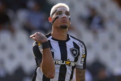 Rafael Navarro terá cerca de 500% de valorização salarial ao deixar o Botafogo e se transferir ao Palmeiras