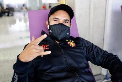 Após deixar Maracanã de ambulância, jogador recebe alta