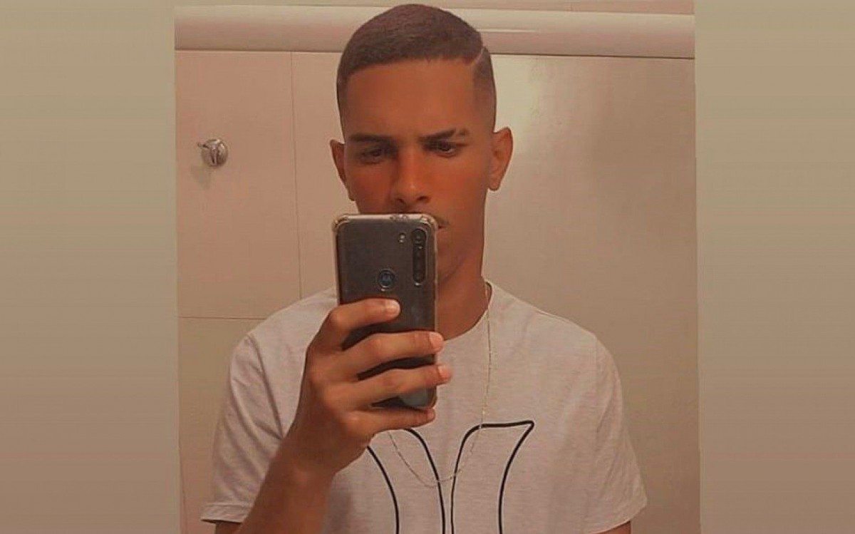  Alessandro Paiva, de 22 anos, foi baleado ao reagir a uma tentativa de assalto em Cabo Frio - Redes sociais