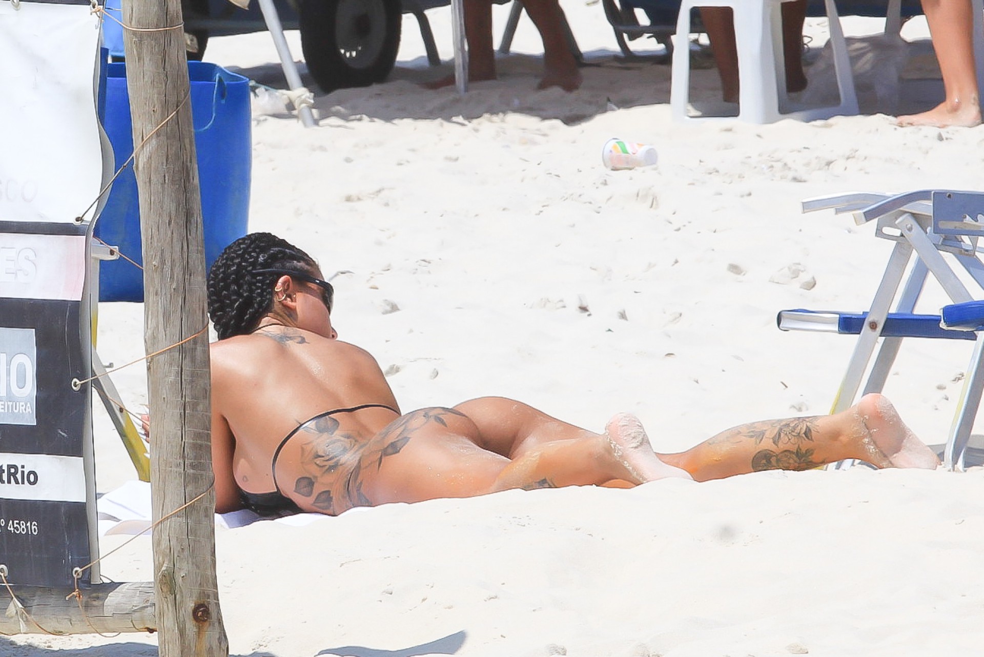 MC Mirella namorada Dynho Alves curtir dia de sol em Praia carioca Mirella tem Show essa noite em uma Boate carioca no Rio.
 - Foto Fabricio Pioyani/Agnews