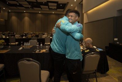 Coutinho lamenta situação do Vasco e diz: 'Espero um dia voltar'