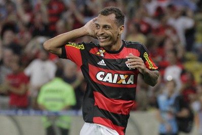 Ex-jogador do Flamengo abre o jogo sobre rumor de retorno para 2022