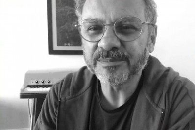 Cantor gonçalense nos EUA lança clipe em homenagem a Paulinho da Viola