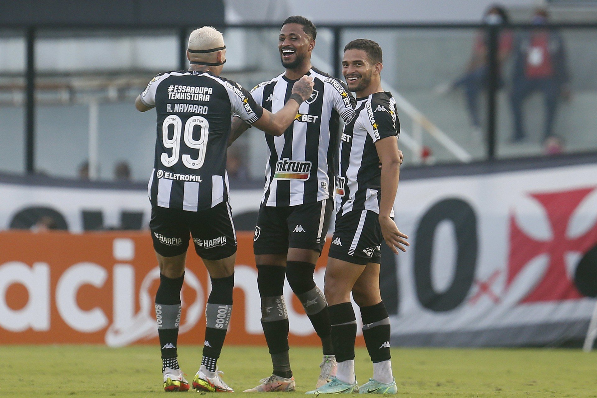 CBF muda árbitro de partida do Botafogo após repercussão negativa