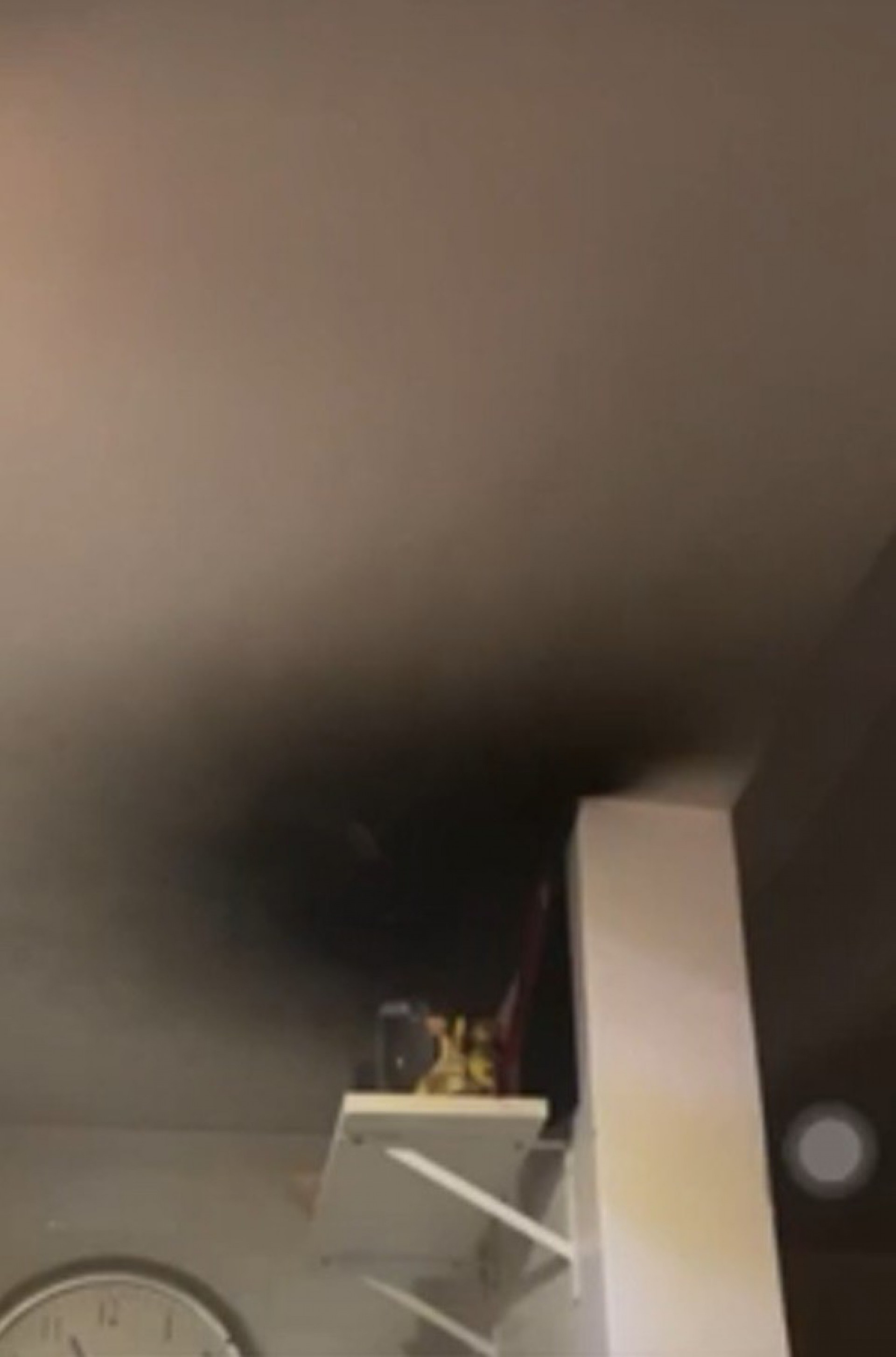 Dany Bananinha acende vela para Marília Mendonça e altar pega fogo - Reprodução/Instagram