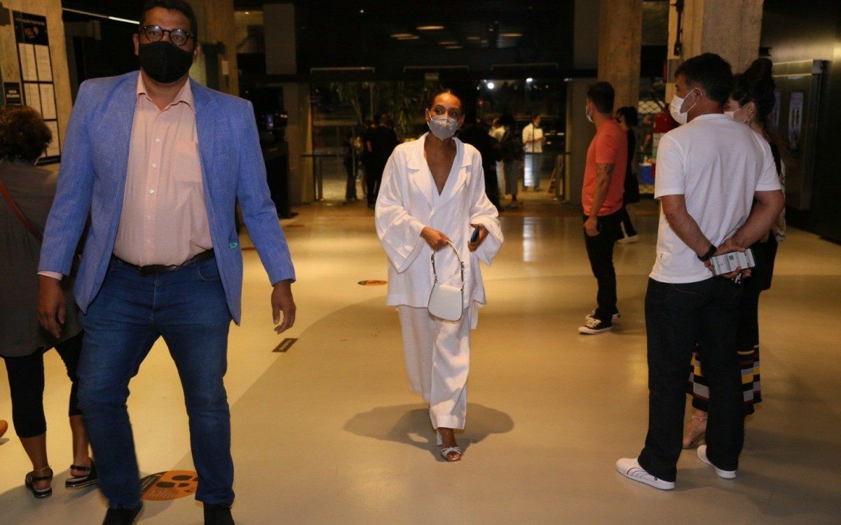 Ta&iacute;s Ara&uacute;jo