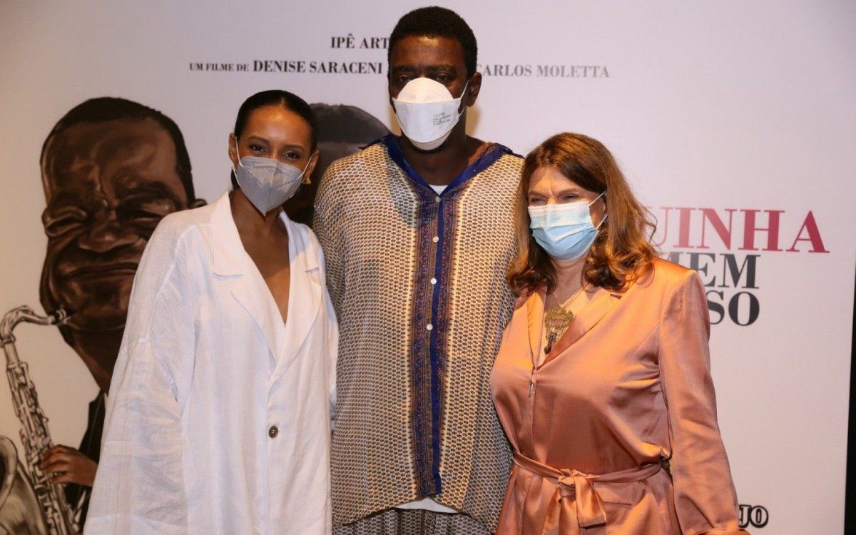 Ta&iacute;s Ara&uacute;jo, Seu Jorge e Denise Saraceni