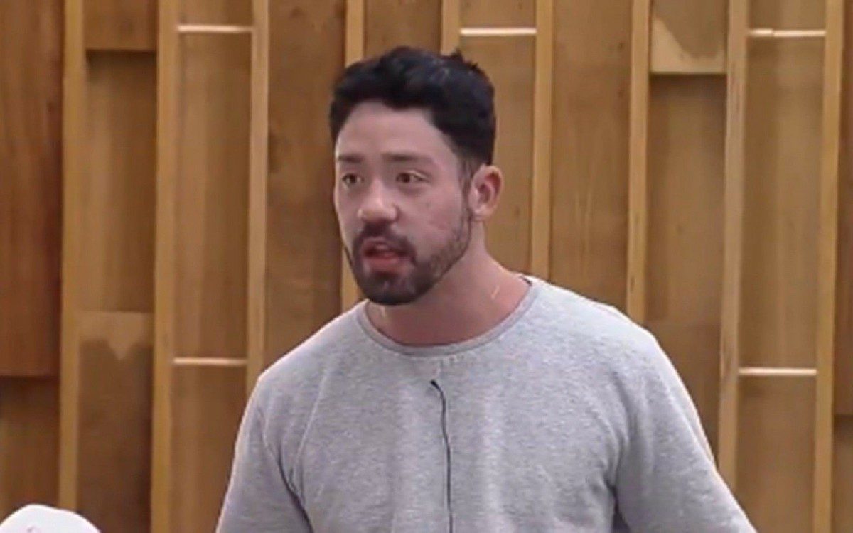 Humorista citou polêmica entre Dayane e Nego do Borel  - Reprodução/Playplus