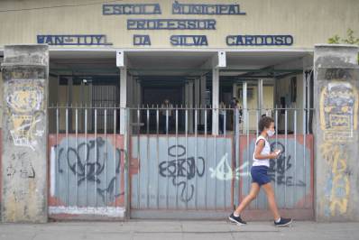 Alvo de furtos, escola deixa de servir refeições e reduz tempo de aula