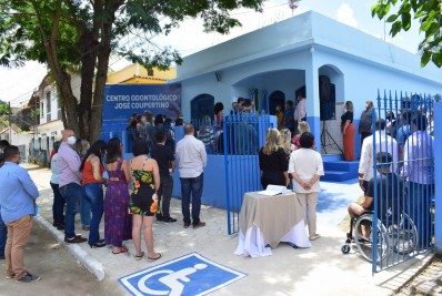 Prefeitura reinaugura o Centro Odontológico José C